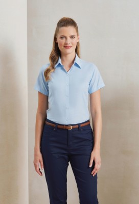 Womens signature Oxford short sleeve shirt Light Blue Womens signature Oxford short sleeve shirt Light Blue